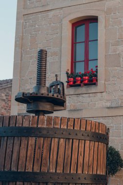 Bodega de Vino y vinacoteca en Haro, La Rioja, İspanya.