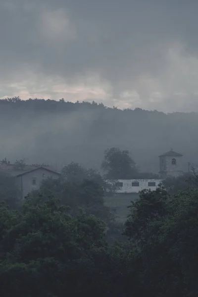 Amanecer en calma en el pantano de Marono, Pas Vasco.