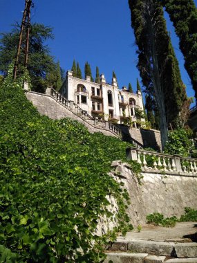 Abhazya 'daki terk edilmiş şatolara bir gezi.
