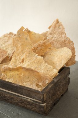 Bir restoranda ev yapımı flatbreads