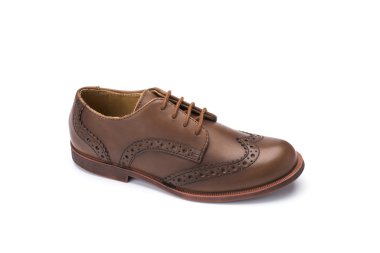 kahverengi deri çocuk dantel ayakkabı beyaz bir arka plan üzerinde