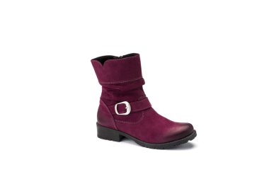 Beyaz bir arka plan üstünde pembe süet çocuk çizme