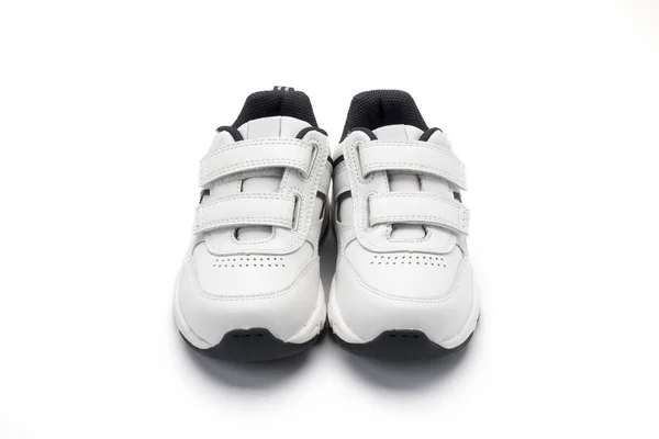 Baskets baskets blanc enfant chaussure sur un fond blanc — Photo