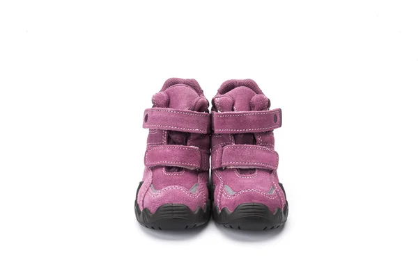 Chaussures de marche pour enfants en daim violet sur fond blanc — Photo