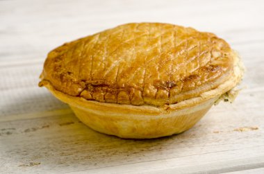 Pasta Beyaz ahşap zemin üzerinde