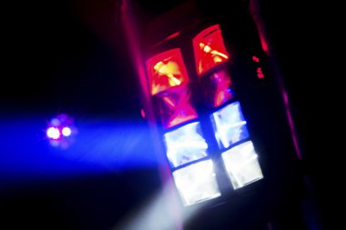 Bir diskoda ışık kirişler