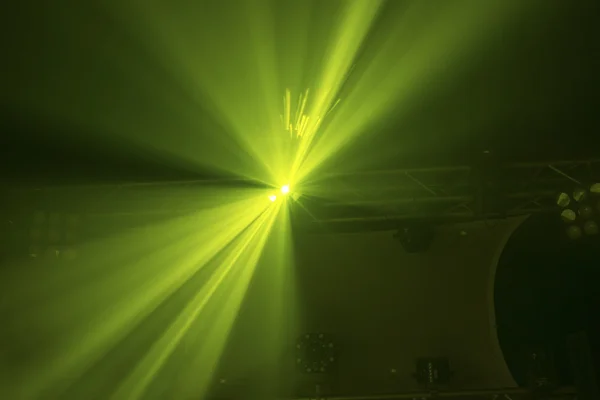 Enkel felgekleurde groene disco licht — Stockfoto