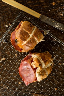 İki bölmeye bir paslı bıçak göre soğutma Buns çapraz