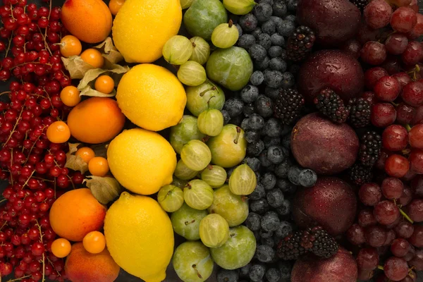 Bunt gemischte Früchte Stockfoto