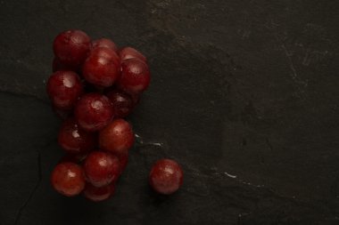 Parlak kırmızı üzüm