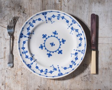 Ahşap arka plan ile Vintage plaka