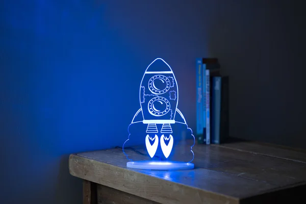 Crystal masa lambası Si üzerinde Rocketship baskı ile Mavi ışıklı