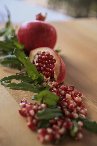 Stilleben med granatäpple 2 — Stockfoto