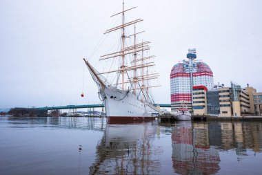 Tekneler ile Noel dekorasyonu Harbor Gothenbur, İsveç