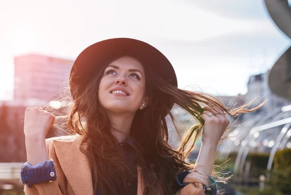 Young pretty woman posing in hat — Stock Photo, Image