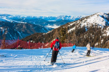 Batı Alpler Kayak alanında sabah ışık. Güzel kış manzarası.