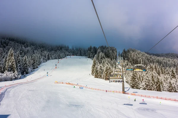 Góry narciarski w Austrii - obraz przyrody i sportu — Zdjęcie stockowe