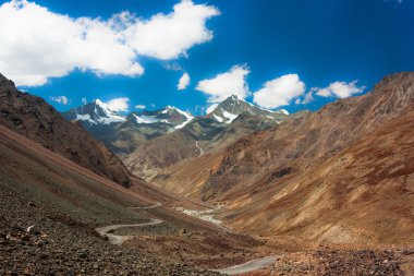 Himalaya dağ manzarası. Jammu ve Keşmir devlet, Kuzey Hindistan