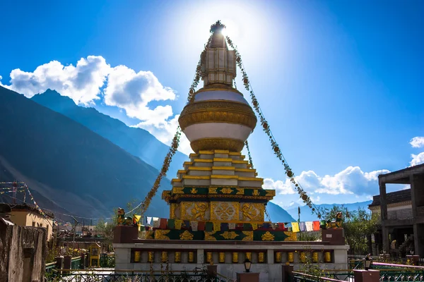 Tibet stupa Himalaya Dağları, Kuzey Hindistan