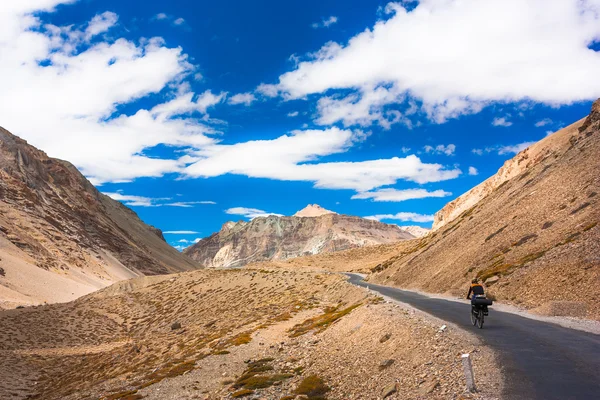 喜马拉雅山与山的景观。查谟和克什米尔邦，印度北部 — 图库照片