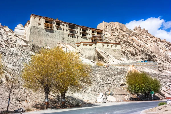 Antiguo monasterio tibetano en Le, norte de la India Fotos De Stock