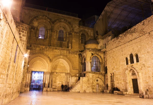 Plaza cerca de la Iglesia del Santo Sepulcro — Foto de Stock