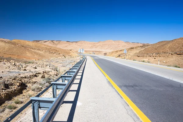 İsrail Çölü'nde güzel yol
