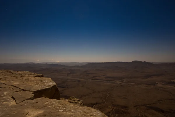 Каньон Мизпе Рамон ночью - пустыня Негев, Израиль Лицензионные Стоковые Фото