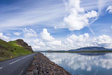 Güzel doğada İzlanda yaz akşamları