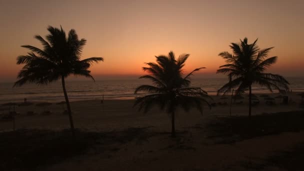 Oranje zonsondergang op zee in Goa India — Stockvideo