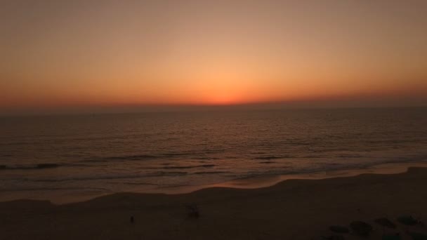 Puesta de sol naranja en el mar en la India, GOA — Vídeo de stock