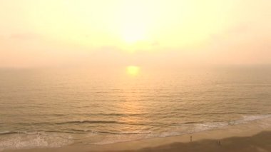Hindistan, Goa denizde turuncu günbatımı