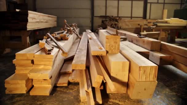 Almacén de huecos de madera para la construcción de la casa — Vídeos de Stock