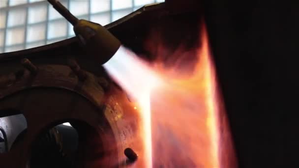 Burning gas torch metal sparks and fire — Stock Video