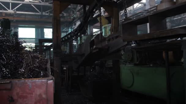 Convoyeur dans une ancienne usine — Video