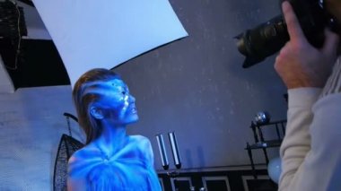 Glamour fotoğrafçı çekimi resimlerbodypainting modeli