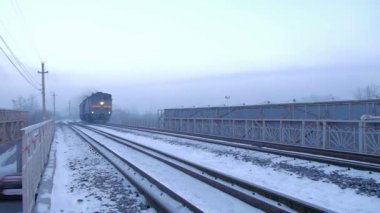lokomotif siste, soğuk kış günü tren