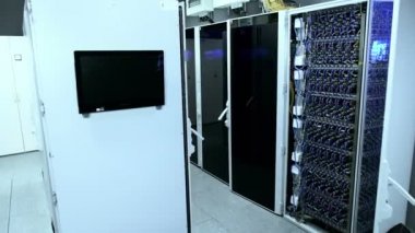 Gerçek Render Farm ve veritabanı sunucusu