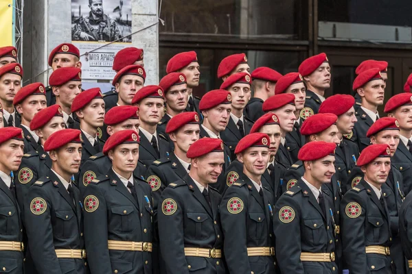 24 Αυγούστου 2016. Κίεβο, Ουκρανία. Στρατιωτική παρέλαση — Φωτογραφία Αρχείου