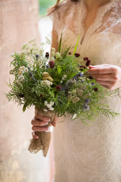 ช่อดอกไม้แต่งงานที่สวยงาม — ภาพถ่ายสต็อก