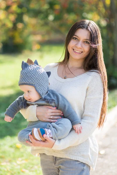 Mother hugging her babyboy — Stock Photo, Image