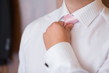 damat uygulamakla kravat