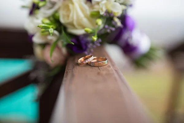 Dois anéis de casamento — Fotografia de Stock