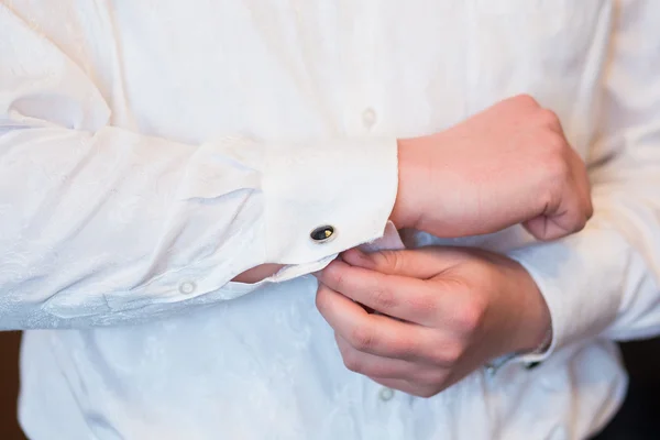 Άσπρο πουκάμισο και cufflink — Φωτογραφία Αρχείου