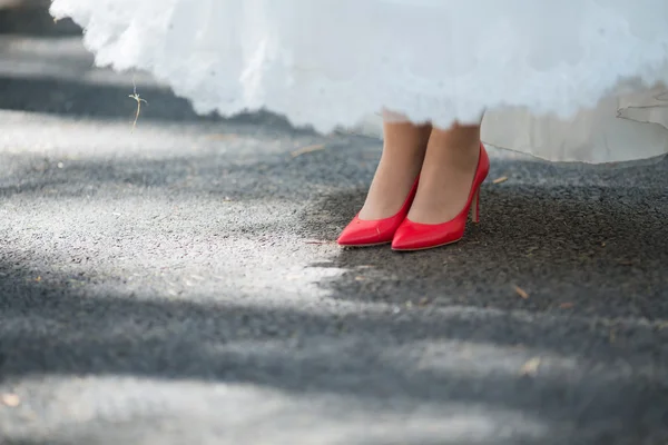 Sapatos de casamento vermelho — Fotografia de Stock