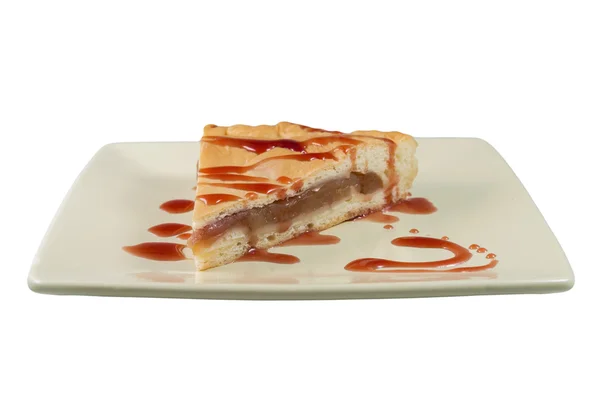 Rebanada de pastel de manzana sobre fondo blanco — Foto de Stock