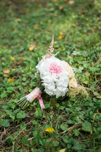 Colorful bridal bouquet — Stock Photo, Image