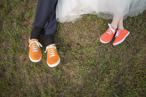 Bruid en bruidegom schoenen — Stockfoto