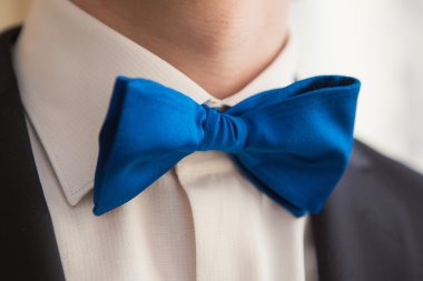 Papyon bir takım elbise üzerinde