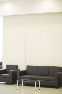 koltuklar bir bekleme odasında